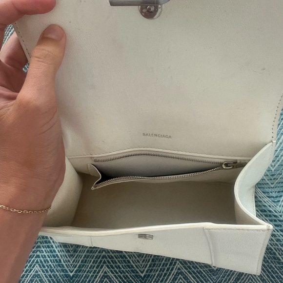 Balenciaga hourglass bag in white - Picture 3 of 5